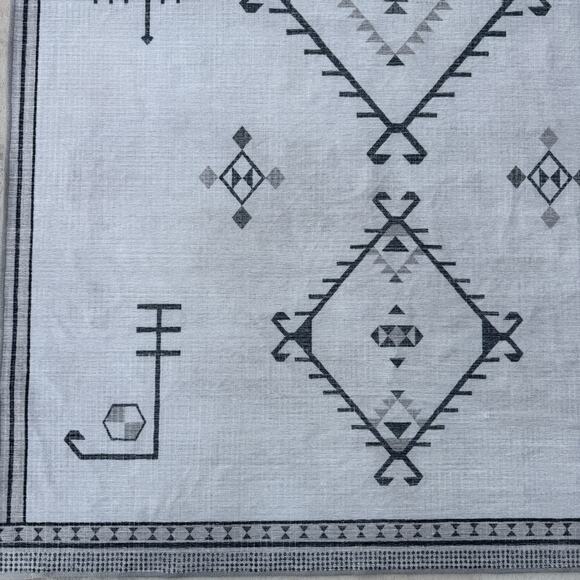 Ruggable Damali Black & White Rug 6 x 9’ -flatweave cover only - Picture 5 of 9